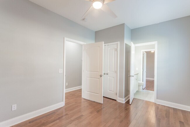 Building Photo - Downtown 3 bedroom Cottage