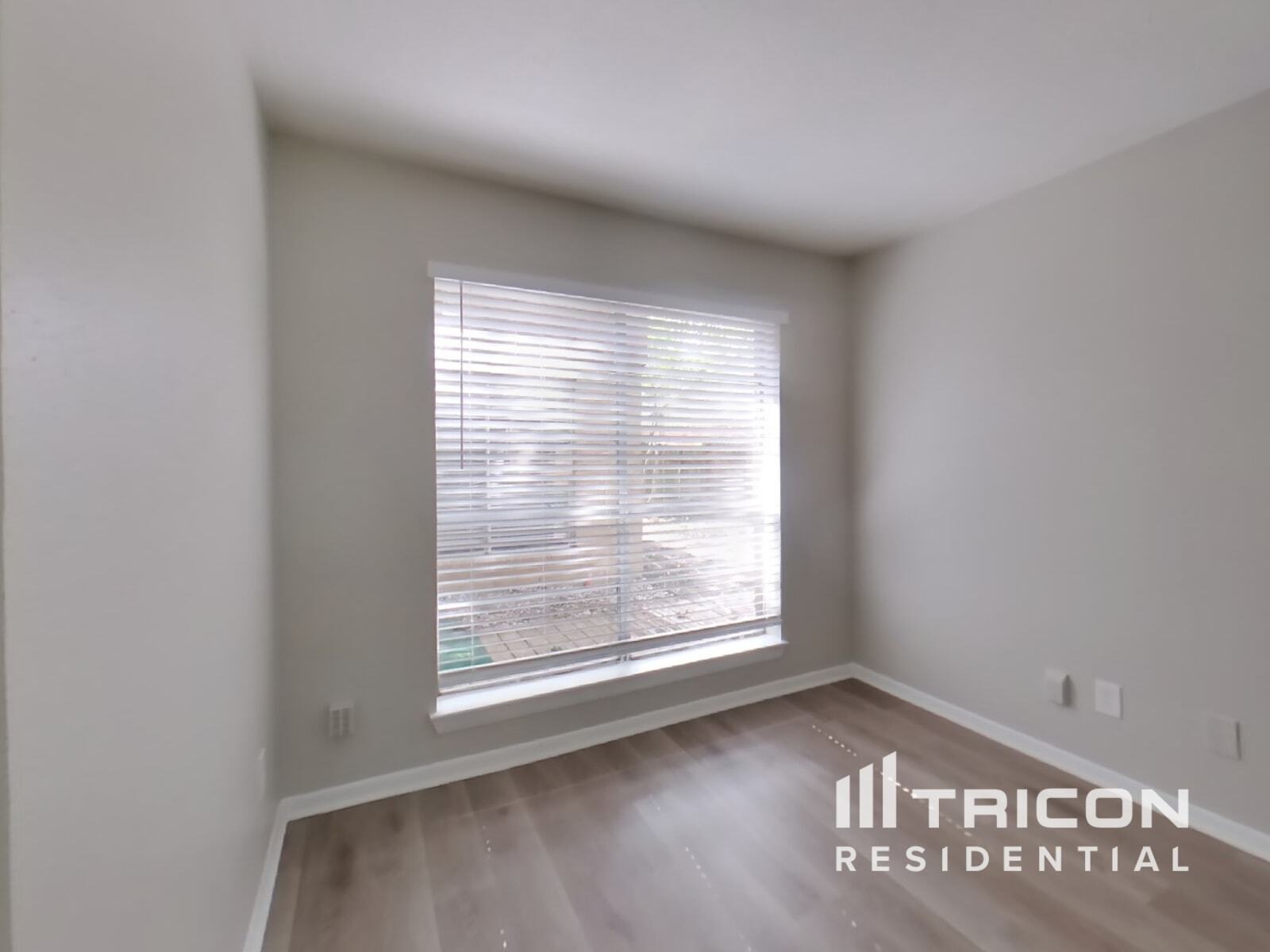Building Photo - 7022 Sandy Knolls Dr
