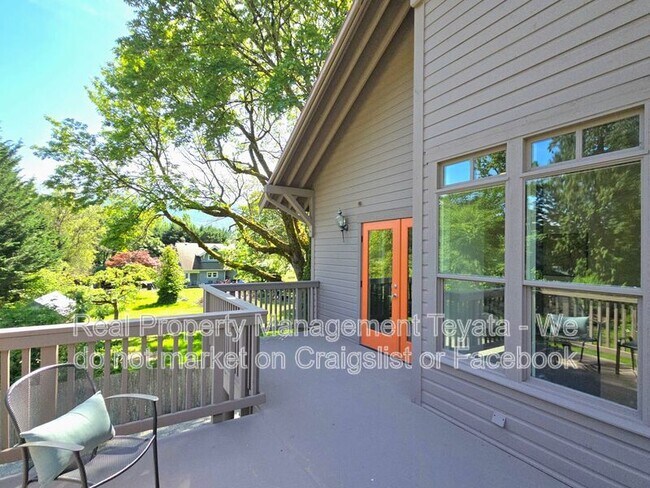 Building Photo - 5560 Hillard Rd