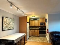 Building Photo - 197 N Beverwyck Rd