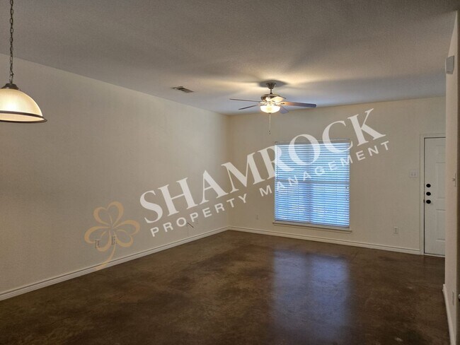 Building Photo - 826 Chambers Creek Cir
