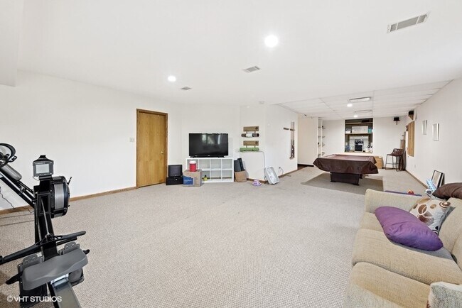 Building Photo - 905 Shelly Ln