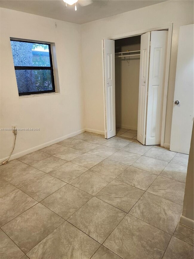 Building Photo - 551 NE 139th St