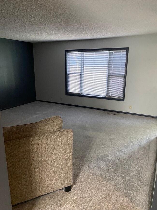 Building Photo - Fully Updated 3 Bedroom 3 Bath Townhouse with 2 Stall Attatched Garage