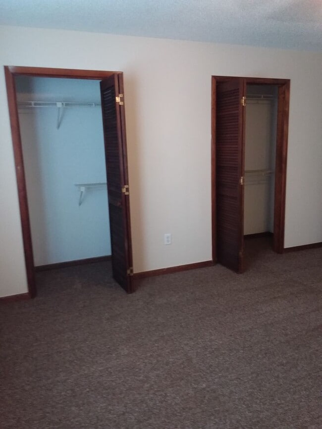 Building Photo - Mandarin - 2/2.5 townhome