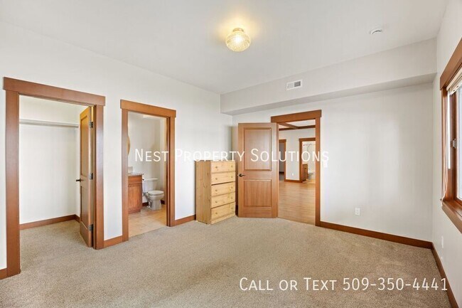 Building Photo - 4839 Rd 6.5 NE