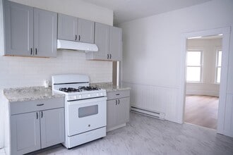 Building Photo - 109 Merrifield St