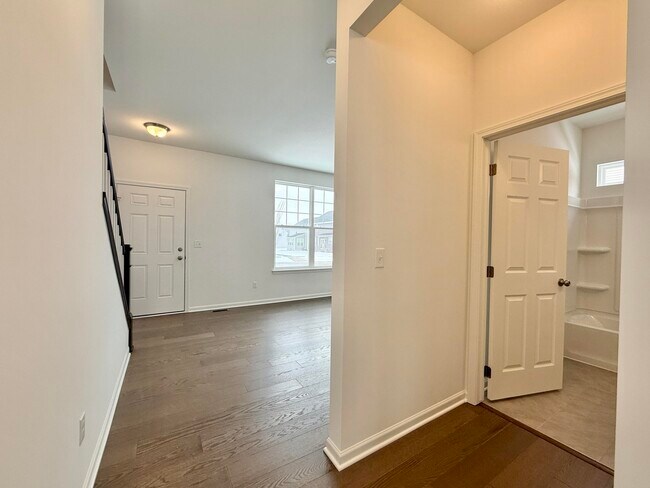 Building Photo - 6173 S Trailwoods Dr