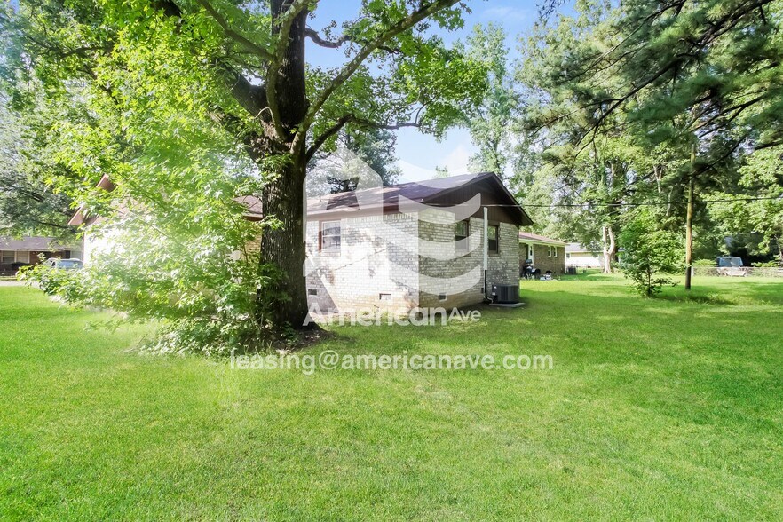 Building Photo - 517 Riverside Ln