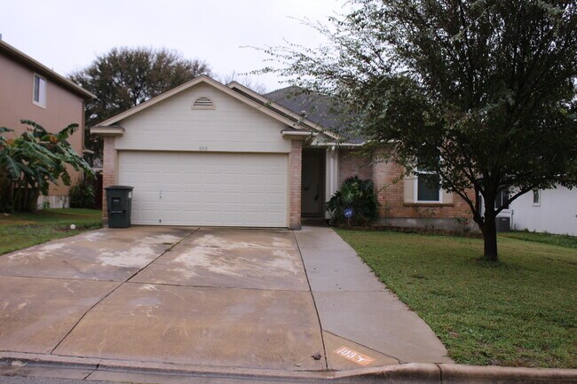 Building Photo - Open Floor Plan - Minutes to the Austin Ai...