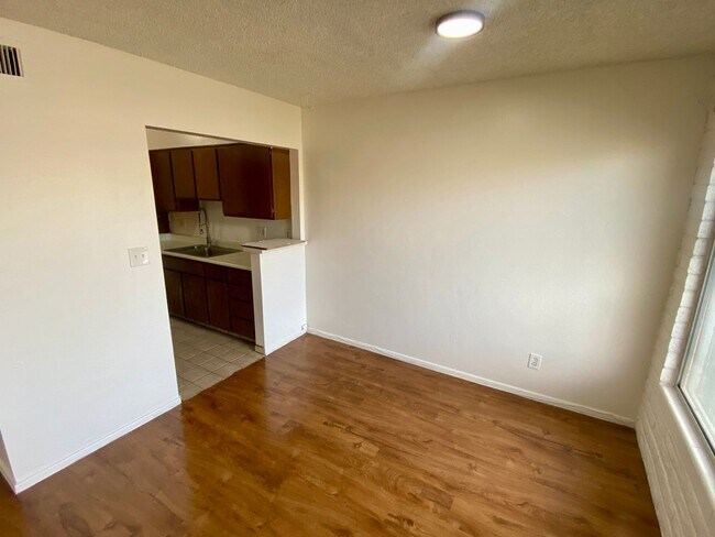 Building Photo - 2 Bedroom 1 Bathroom in Litchfield Park