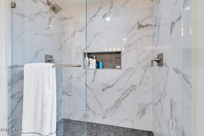 Building Photo - 4066 Calle Del Sol