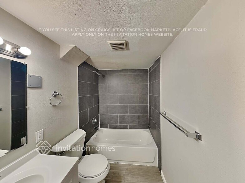 Building Photo - 4142 S Laredo Way