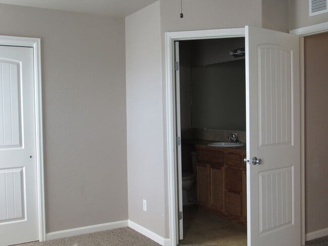 Building Photo - Charming 2 Story Doll House W/Unfinished Basement