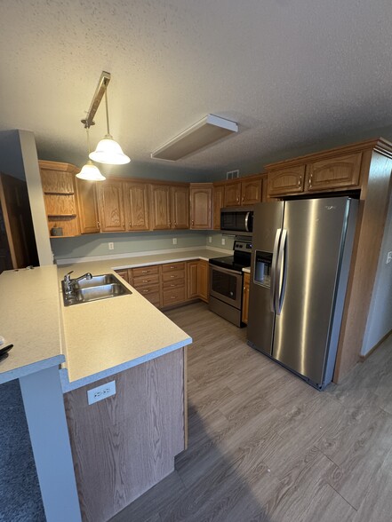 Building Photo - 155 Meadow Ln