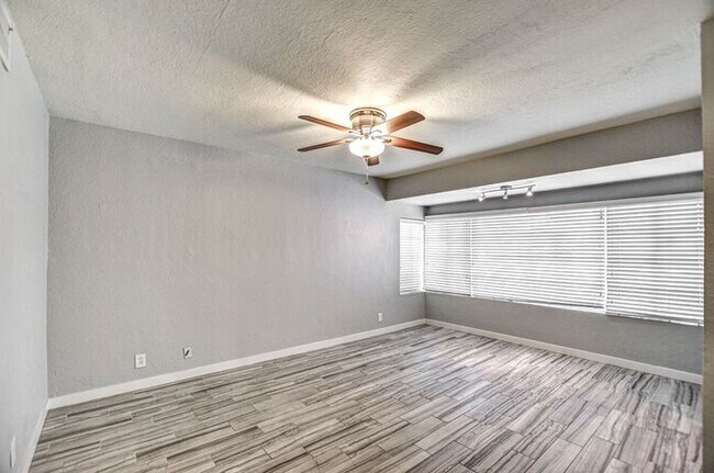 Building Photo - Vintage Ranch Home