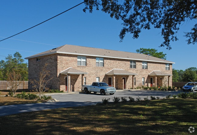 Primary Photo - Miranda Apartments