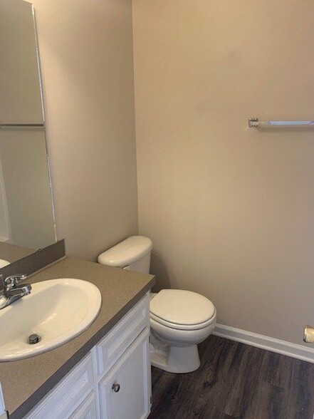 Building Photo - 3979-Mmm9 Sterling Pointe Dr