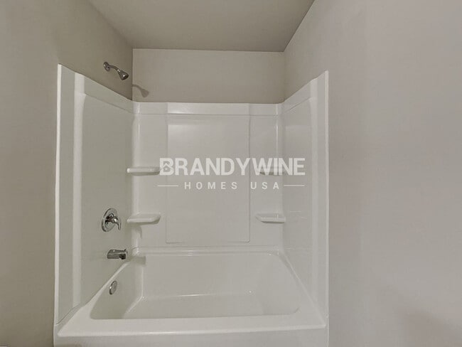 Building Photo - LUXURY COMMUITY! CRESTVIEW at Towne Lake!!...