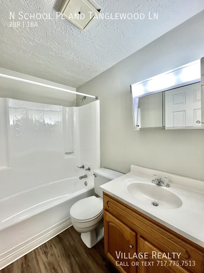 Building Photo - Newly-remodeled 2-bed! Ground Floor - No S...