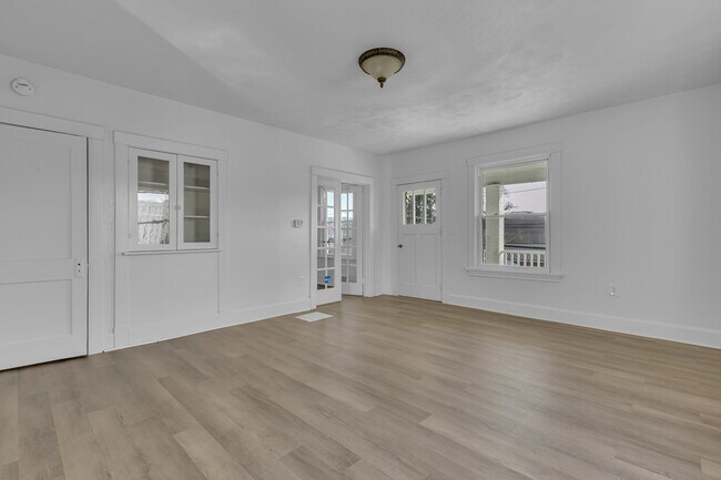 Building Photo - 81 Beaver St