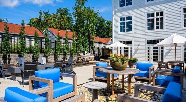 Building Photo - 333 Unquowa Rd