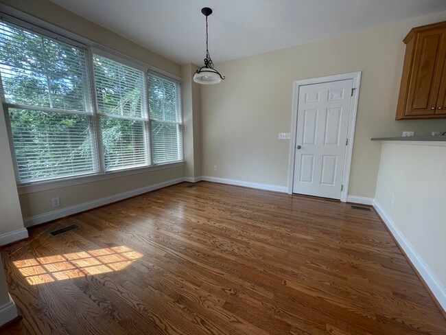 Building Photo - 102 LittleBranch Trail