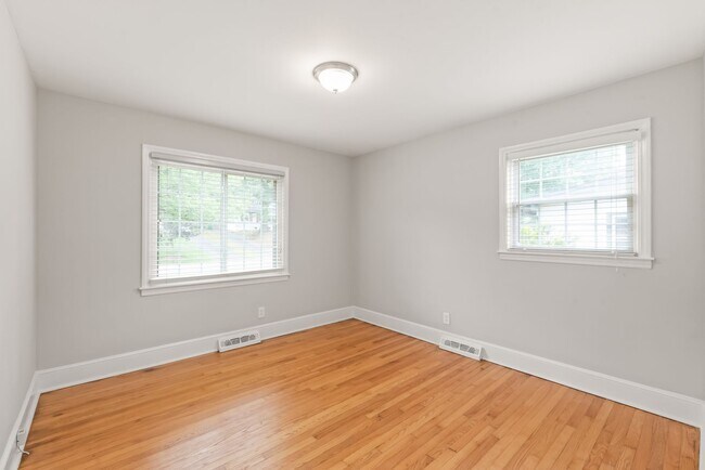 Building Photo - 3 Bedroom Home in South Charlotte