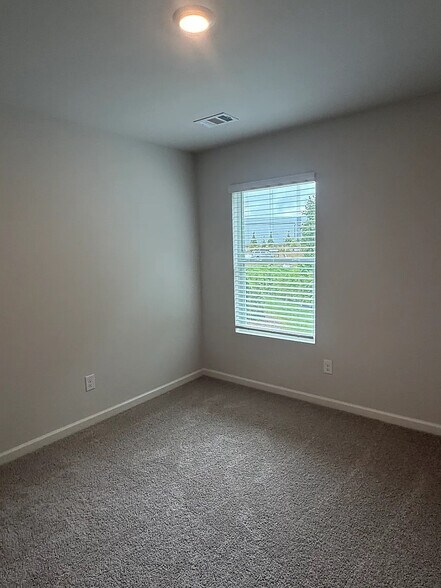 Building Photo - Room in Townhome on Greyton Dr
