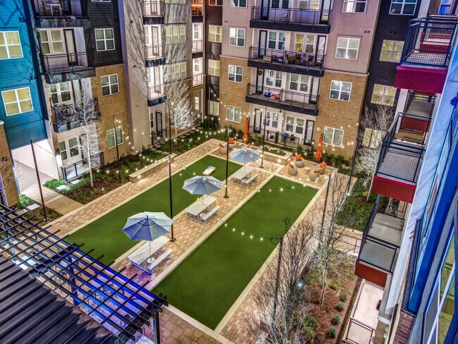 Building Photo - 6107 E Riverside Dr