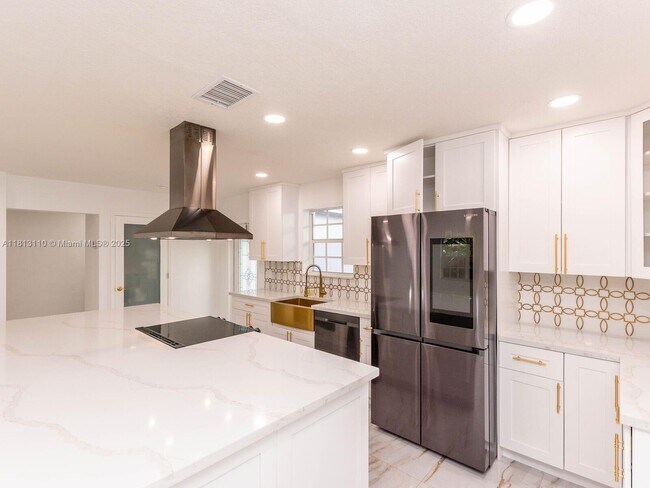 Building Photo - 611 SW 64th Way