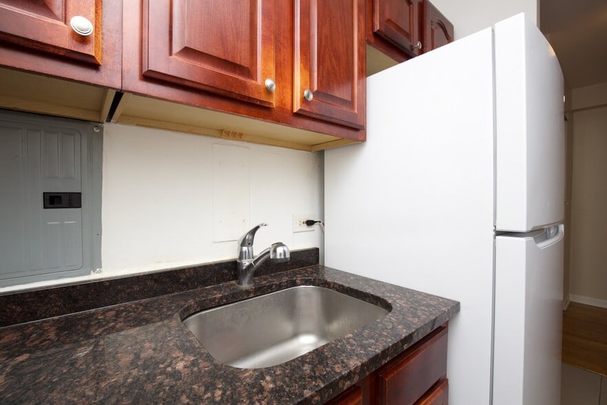 Building Photo - 4180 N Marine Dr