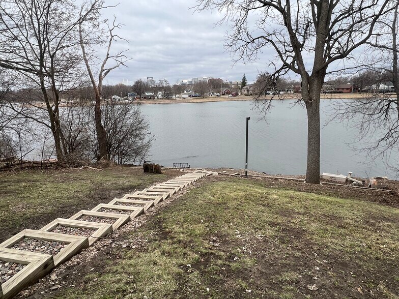 Building Photo - 136 14th St NE