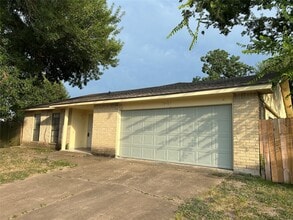 Building Photo - 15407 La Loma Dr
