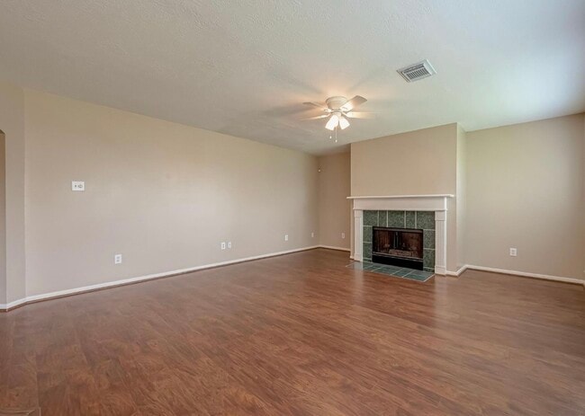 Building Photo - 4914 Jaymar Dr