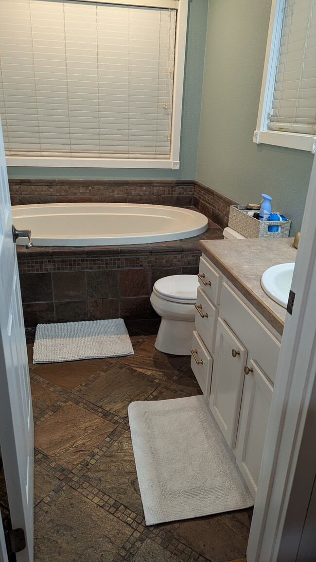 Building Photo - 385 E 2nd S St