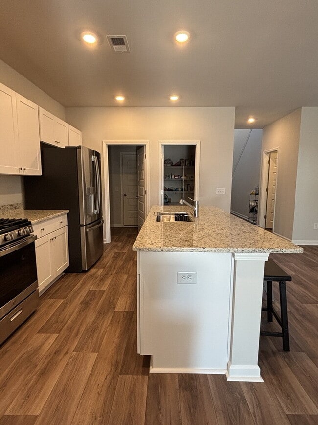 Building Photo - 342 Tiliwa St