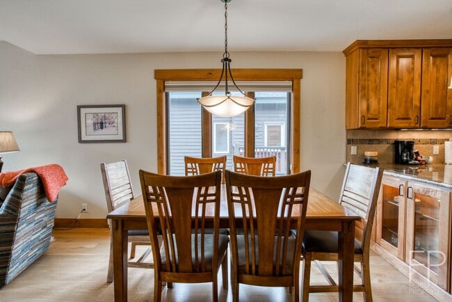 Building Photo - Breck 3-bedroom home with views! 4-6