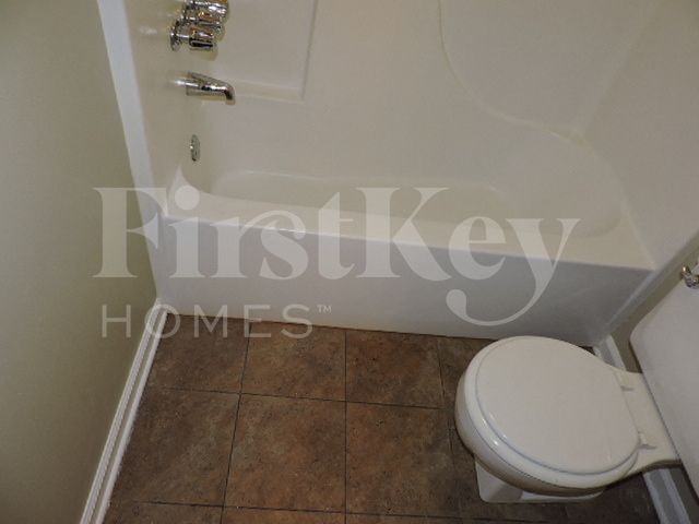 Building Photo - 7098 Maryland Ct