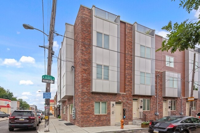 Building Photo - 2100 Sears St