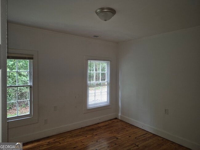 Building Photo - 106 Shields Rd