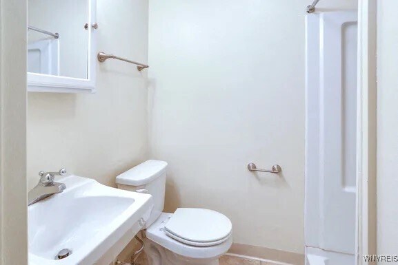 Building Photo - 1525 Amherst Manor Dr