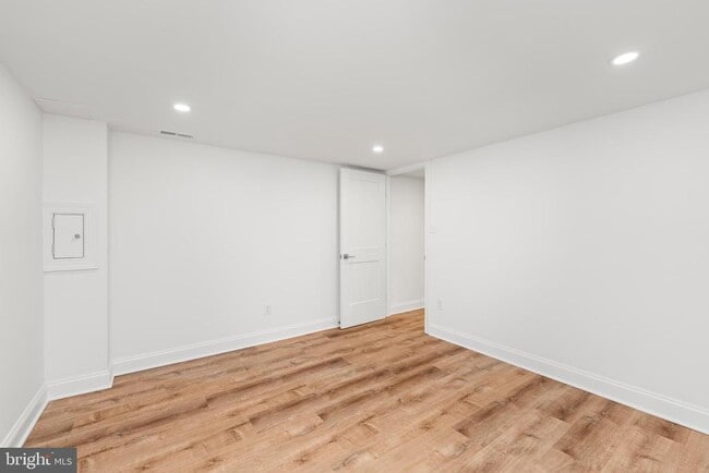Building Photo - 1213 Clearfield Cir