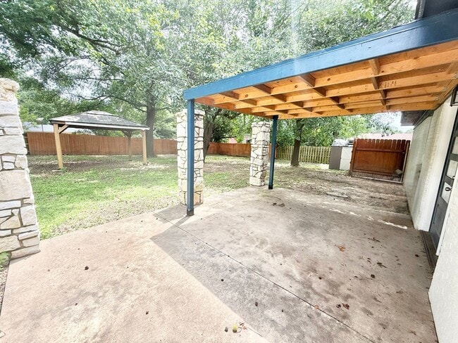Building Photo - 3021 McDonald Rd