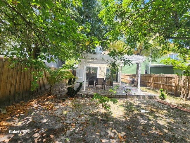 Building Photo - 5884 Dewberry Way