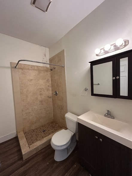 Building Photo - 1818 Logan St