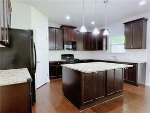 Building Photo - 715 Mimosa Way