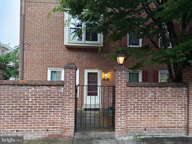 Primary Photo - 1116 N Taylor St