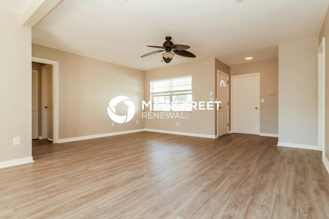 Building Photo - 1411 Cromwell Dr