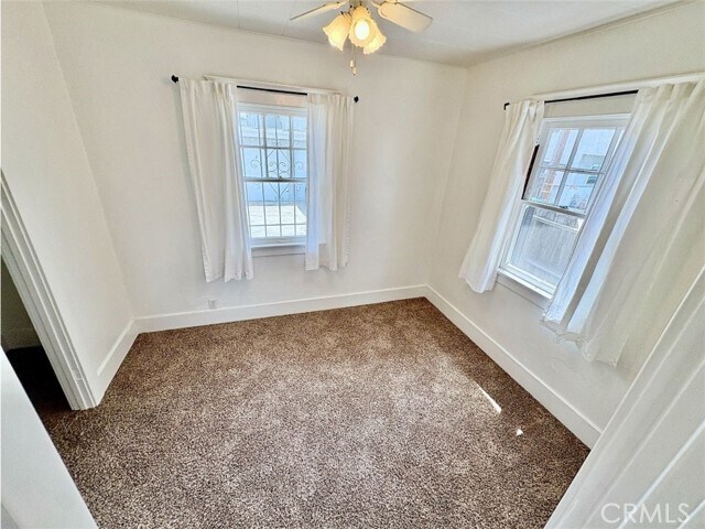 Building Photo - 926 Newport Ave